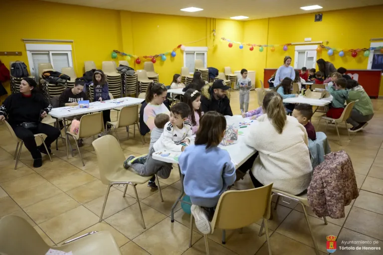 El Carnaval llena de color y creatividad el centro municipal «El Horno»