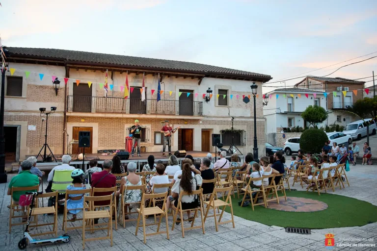 Reciclashhh sorprende con un espectáculo lleno de música y creatividad