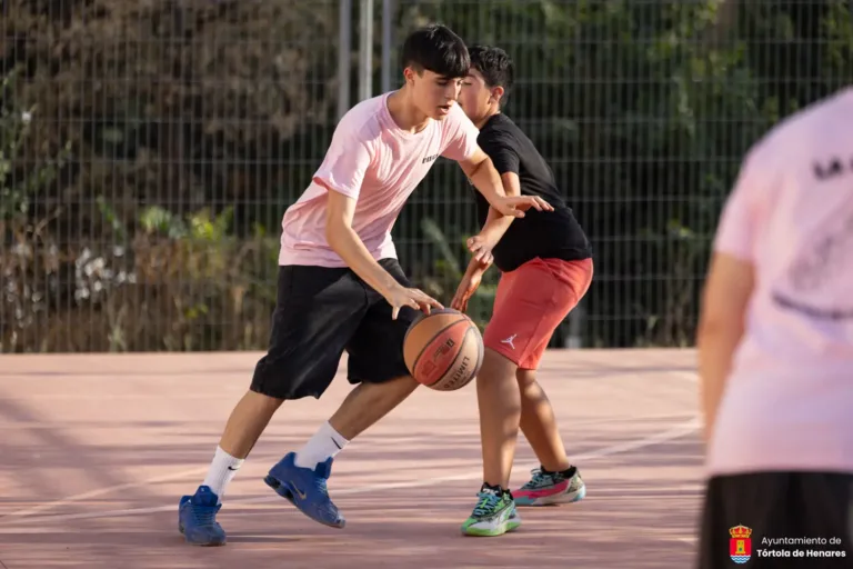 Tórtola disfruta del baloncesto 3×3 con una jornada llena de deporte y buen ambiente