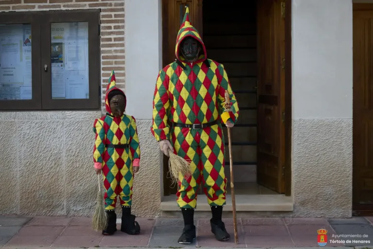 La Botarga despide el Carnaval en Tórtola de Henares con el tradicional Entierro de la Sardina