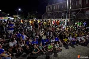 La caldereta popular y «Luminia» ponen el broche final a unas participativas Fiestas de Verano