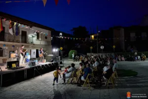 Dr. Sapo y las Aventuras de Sam llenan de música y diversión una nueva noche de «Ritmos en la Plaza»