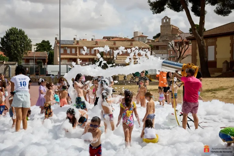 Los más pequeños disfrutan de una divertida Fiesta de la Espuma