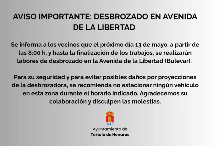 Trabajos de desbrozado en la Avenida de la Libertad el miércoles 13 de mayo
