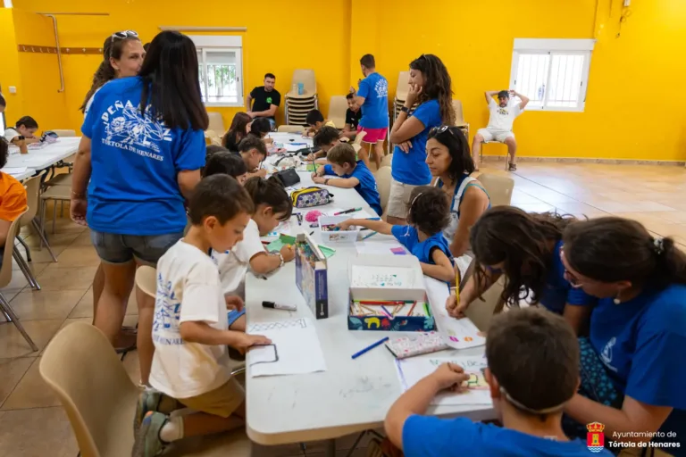 El Mundial de fútbol inspira a los más pequeños en el concurso de dibujo infantil de Tórtola